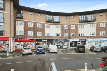 2 bed flat to rent in Meadfield Road, Slough, SL3 - Photo 4