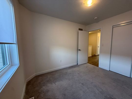 For Lease - 6 Bradshaw Drive, Hamilton, Ontario - Photo 1