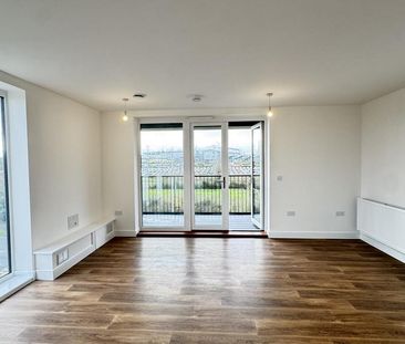 2 bedroom flat to rent - Photo 2