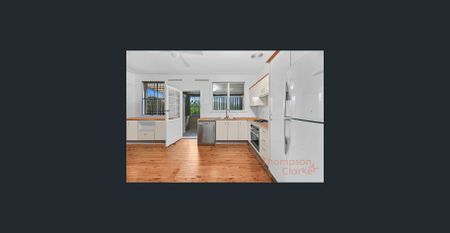 Charming Three Bedroom Family Home - Photo 5