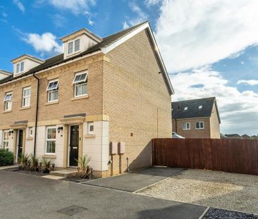 4 bedroom end of terrace house to rent - Photo 2