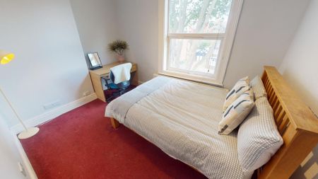 6 bedroom semi-detached house to rent - Photo 5