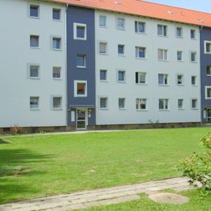 Naabstr. 6, 3 R - Praktisch geschnittene 3 Zimmer Wohnung mit Tageslichtbad und Loggia. - Foto 2