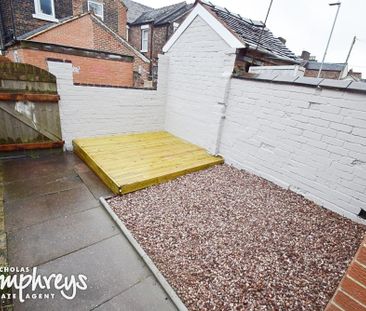 3 bedroom terraced house to rent - Photo 2