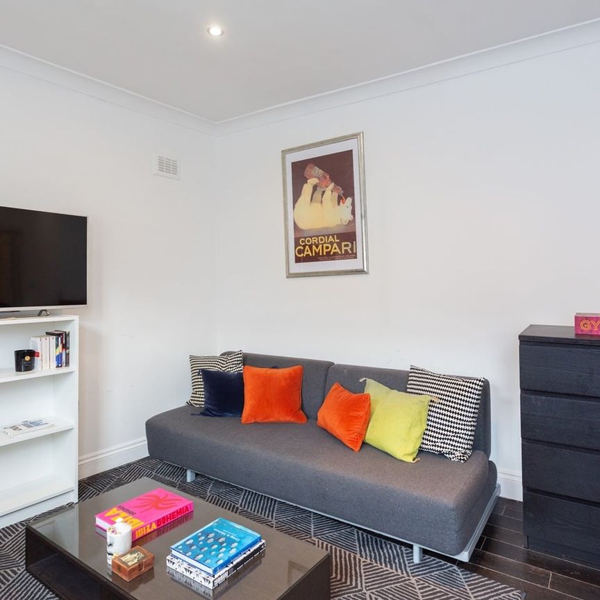 1 Bed Flat, Greyhound Road, W6 - Photo 1
