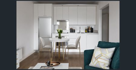 Light-Filled Two-Bedroom Apartment in Prime Caulfield Location - Photo 5