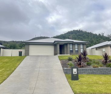 NORTH TAMWORTH- Spacious 4 Bedroom Home with Great Views of Tamworth - Photo 4