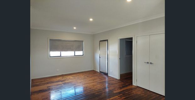 Three Bedroom Home In A Great Location - Photo 1