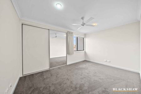 Convenience in Crace - Photo 2