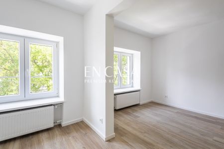 Warszawa, Śródmieście, Emilii Plater - Photo 2