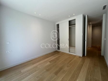 Luxury Apartment for rent in Madrid, Autonomous Region of Madrid - Photo 2
