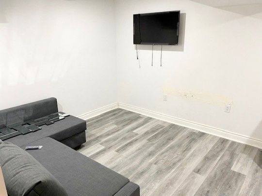 For Lease - 6421 Donway Drive, Mississauga, Ontario - Photo 1