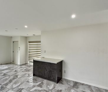 Modern 4-Bedroom, 3-Bathroom Townhouse in Mangere - Photo 5