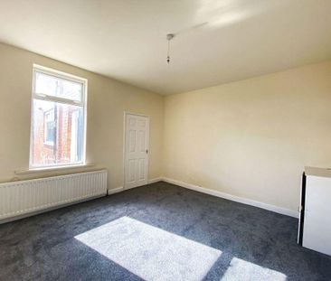 2 bed lower flat to rent in NE22 - Photo 2