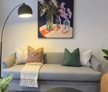 1 bedroom in a flat share to rent - Photo 3