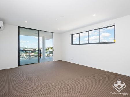 HIGH FLOOR CORNER APARTMENT WITH UNINTERRUPTED CITY VIEWS! - Photo 5