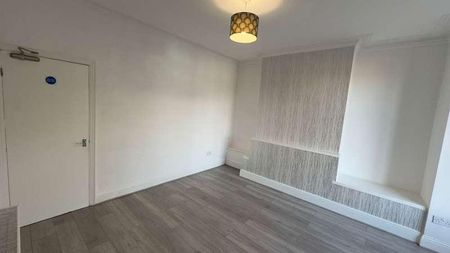 Methley Place, Leeds, LS7 - Photo 2