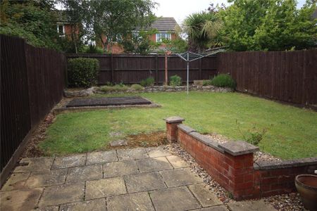 3 bedroom semi-detached house to rent - Photo 5