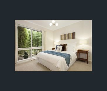 HIDDEN GEM IN HEART OF HAMPTON - Photo 3