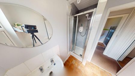 4 bedroom apartment to rent - Photo 5