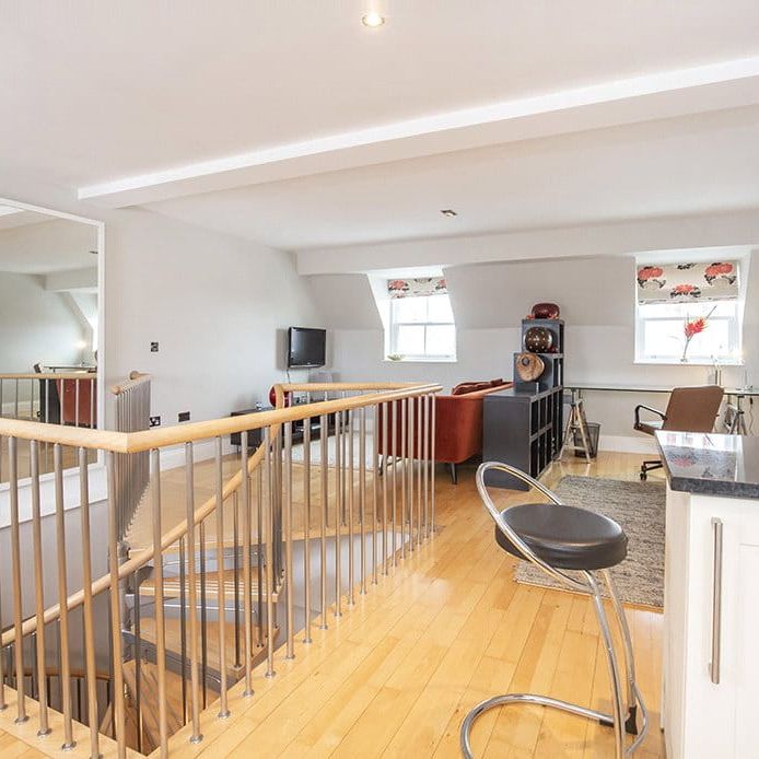 Luxurious and spacious 1 bedroom furnished apartment in the heart of York City Centre with stunning views of York Minster - Photo 1