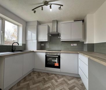 3 bedroom end of terrace house to rent - Photo 2