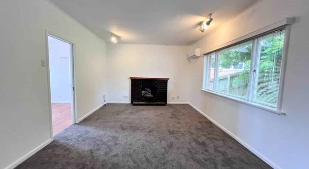 Prime Location – Bright, Spacious & Inviting Home - Photo 1