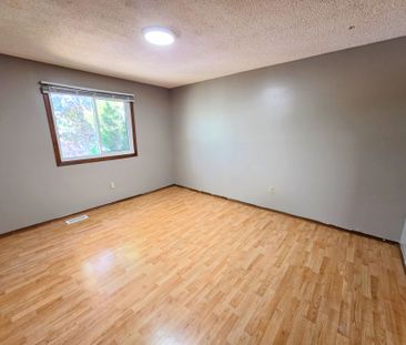 For Lease - 68 Riverdale Drive, Hamilton, Ontario - Photo 2