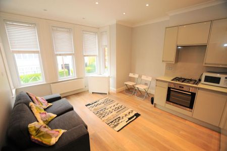 1 bedroom flat to rent - Photo 2