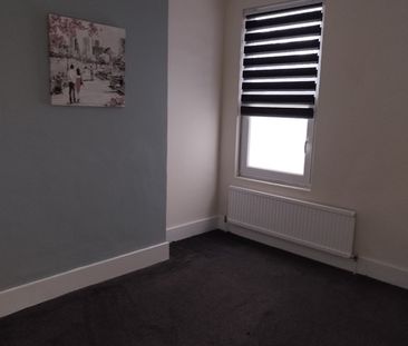 3 Bed Flat, Wingford Road, SW2 - Photo 4