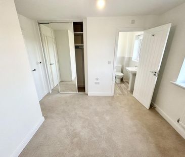 3 bedroom semi-detached house to rent - Photo 3