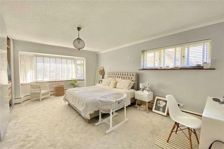 Grove Road, Beaconsfield, HP9 - Photo 5