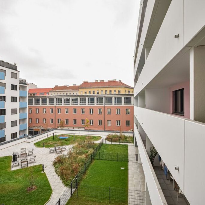 Ruhelage: 2-Zimmer Wohnung mit Loggia - Photo 1