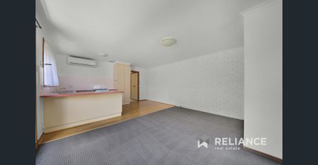 Lovely Unit in Altona Meadows! - Photo 4