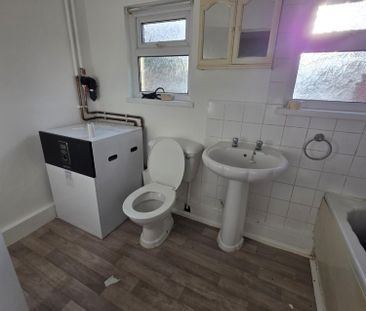 3 bedroom House To Let - Photo 5