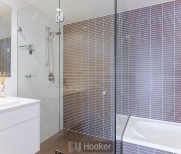 EXECUTIVE HARBOURSIDE LIVING WITH ENORMOUS ENTERTAINING DECK - Photo 1