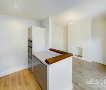 Terraced House to rent on - Photo 1