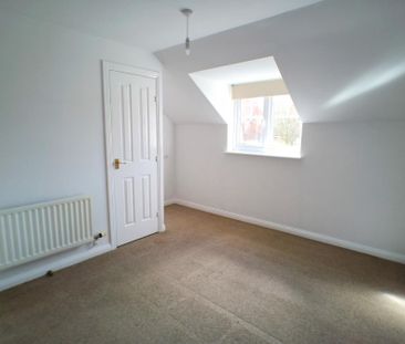 Honeysuckle Grove, Bingham, NG13 - Photo 2