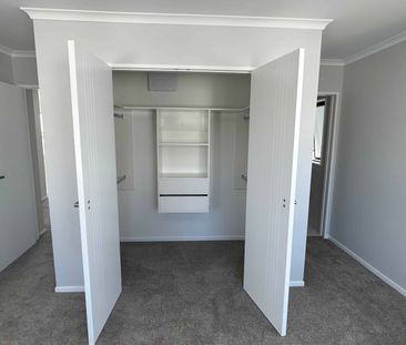 Modern Three Bedrooms Family Home in Fantastic School Zone - Photo 1