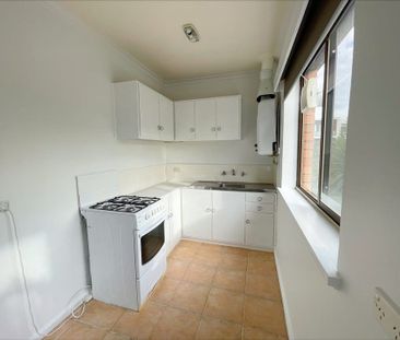 11/8 Glass Street, Essendon VIC 3040 - Photo 5