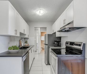 1711 25th Ave SW, Calgary - Photo 1