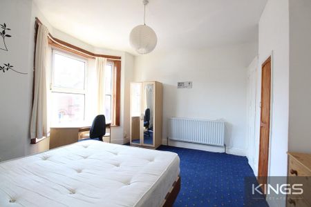 4 bedroom terraced house to rent - Photo 3