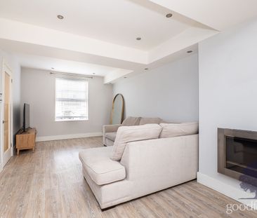 2 bedroom mid terraced house to rent, - Photo 2