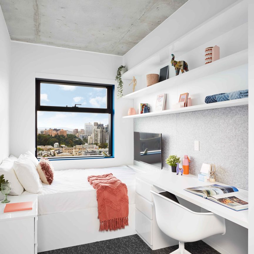 2 Bedroom Shared Bathroom, Double Bed - Photo 1