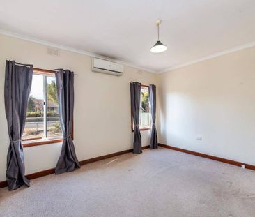 Low maintenance home - Photo 3