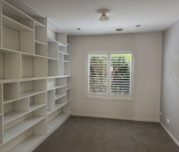 Modern and Stylish Family Home! - Photo 4