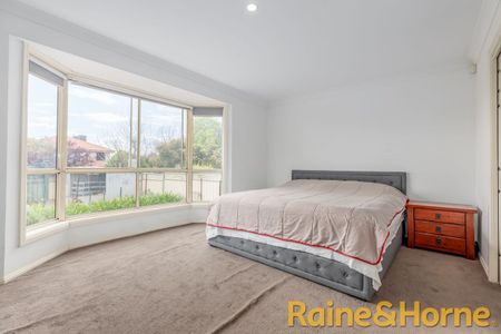 Spacious Family Home - Photo 3