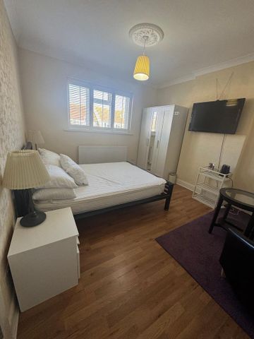 1 bedroom property to rent - Photo 3