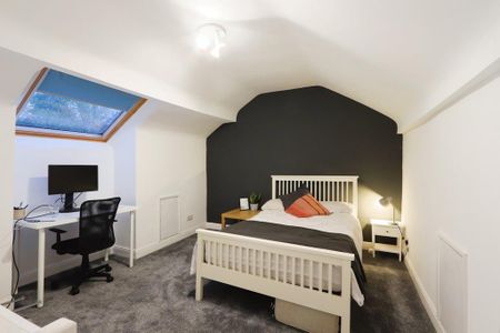 3 bedroom end of terrace house to rent - Photo 4