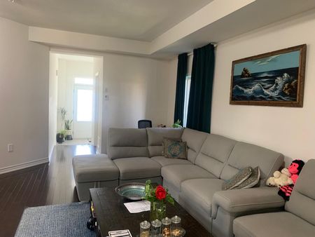 For Lease - 253 Fleetwood Drive, Oshawa, Ontario - Photo 2